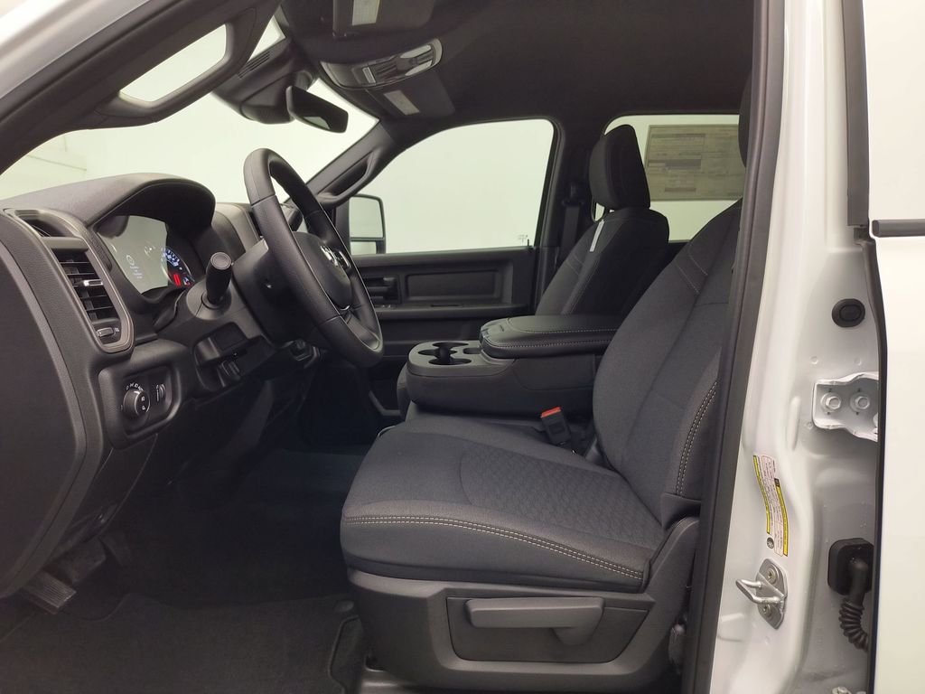 2026 Ram 2500 Tradesman photo 4