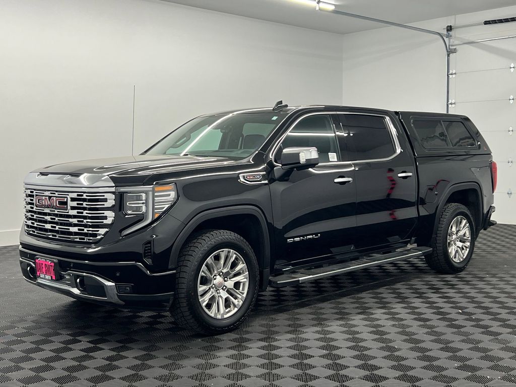 2023 GMC Sierra 4WD Crew Cab Short Box Denali's photo