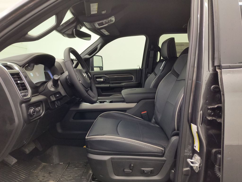 2025 Ram 2500 Laramie photo 4