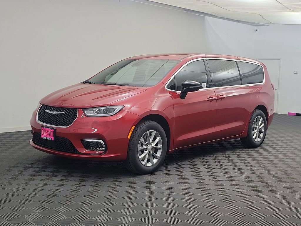2026 Chrysler Pacifica Select's photo