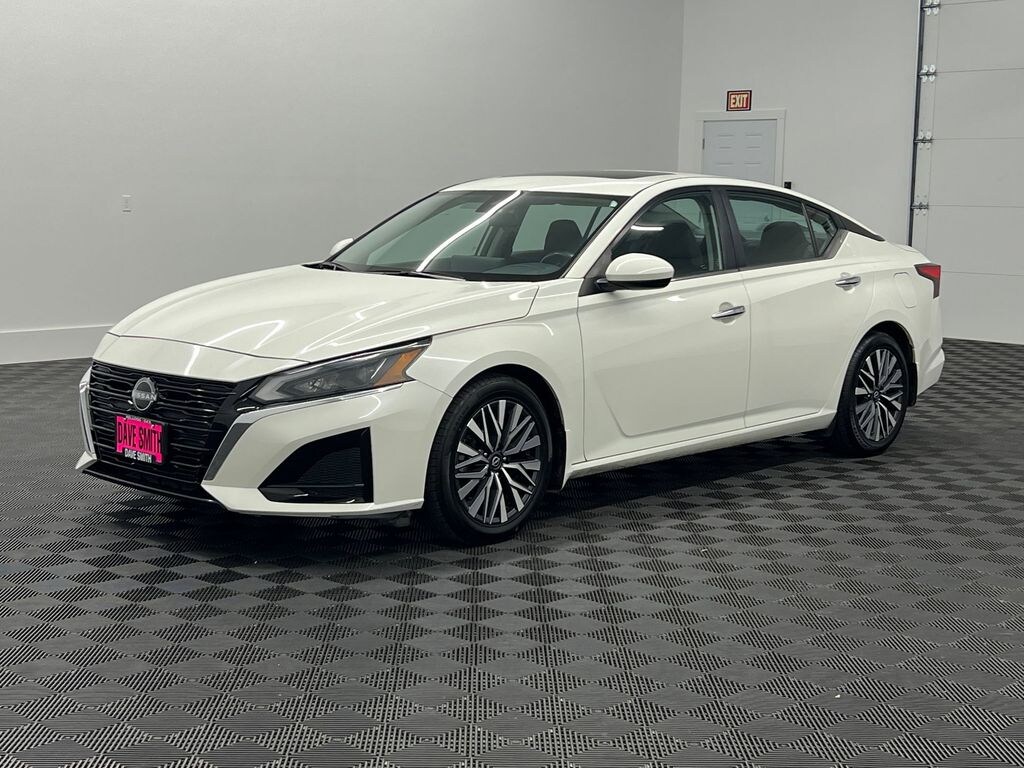 Used 2023 Nissan Altima 2.5 SV Sedan
