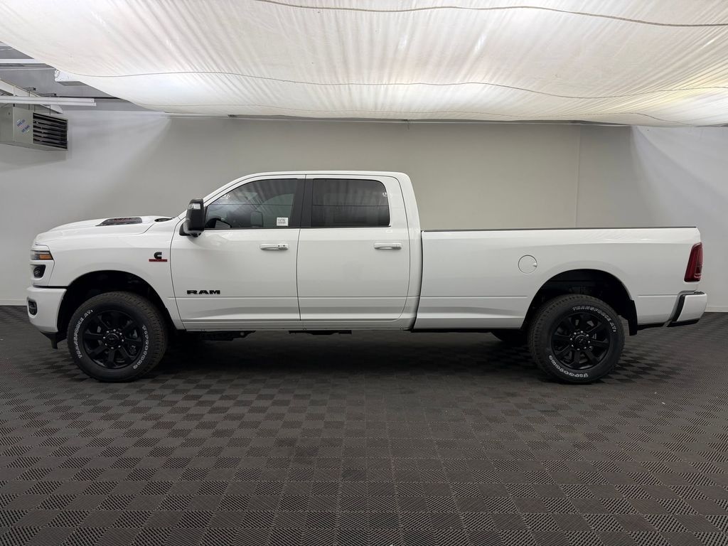 New 2026 Ram 3500 LARAMIE CREW CAB 4X4 8' BOX Pickup