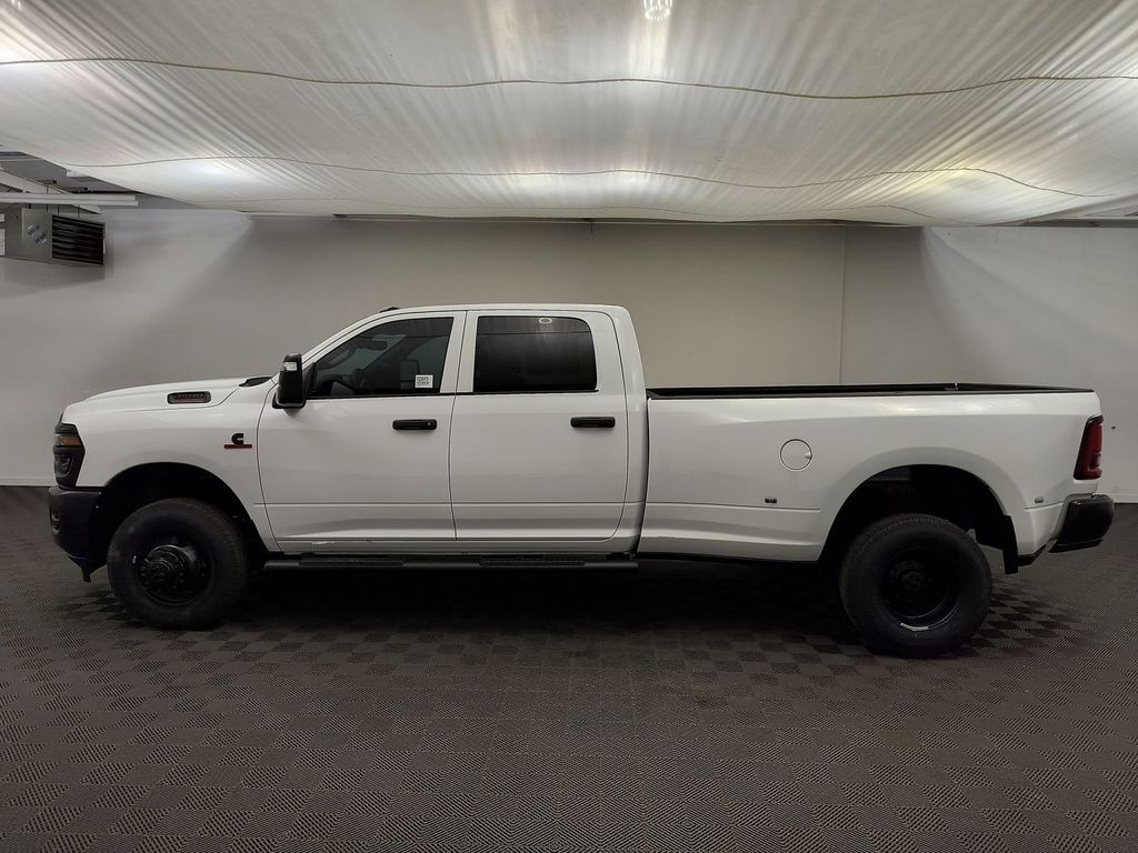New 2026 Ram 3500 TRADESMAN CREW CAB 4X4 8' BOX Pickup