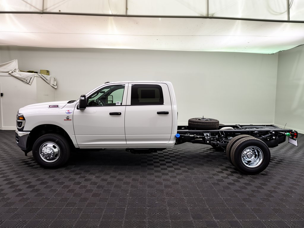New 2027 Ram 3500 Chassis Cab TRADESMAN CREW 4X4 60' CA Pickup