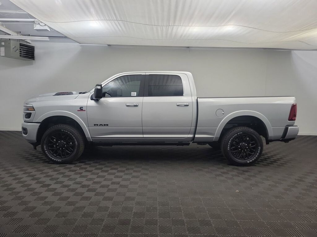 New 2026 Ram 2500 LIMITED CREW CAB 4X4 6'4 BOX Pickup
