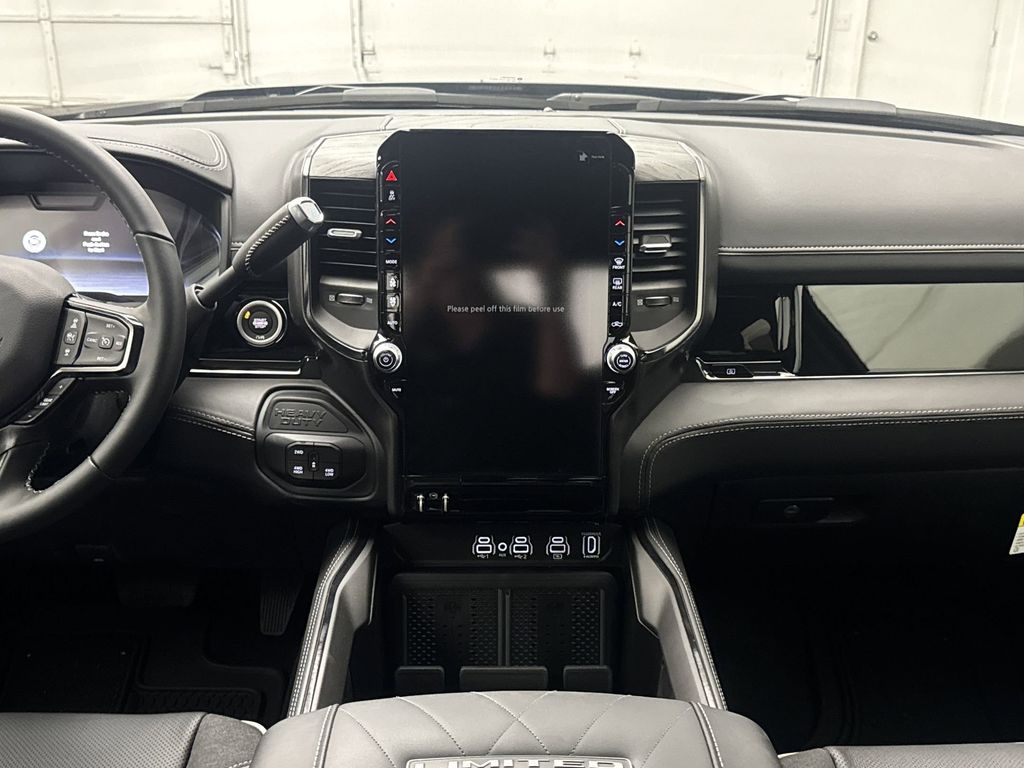 2025 RAM 3500 Limited - Photo 21