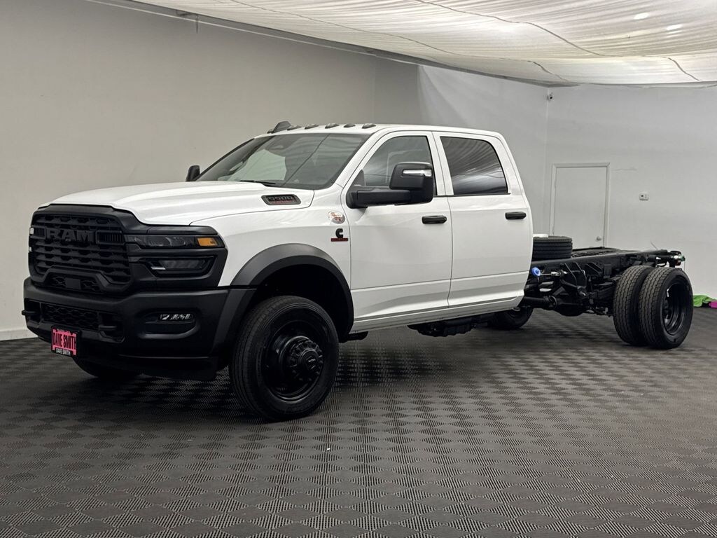 New 2025 Ram 5500 Chassis Cab 5500 TRADESMAN CHASSIS CREW CAB 4X4 84' CA Pickup