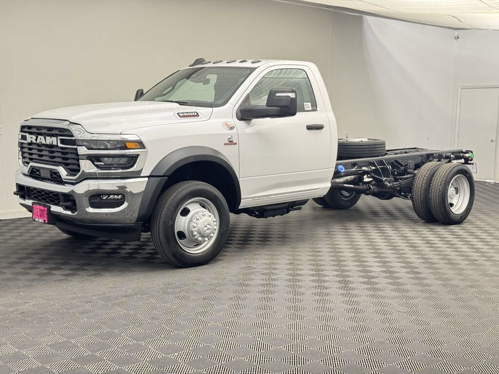 New 2025 Ram 5500 Chassis Cab 5500 TRADESMAN CHASSIS REGULAR CAB 4X4 84' CA Pickup