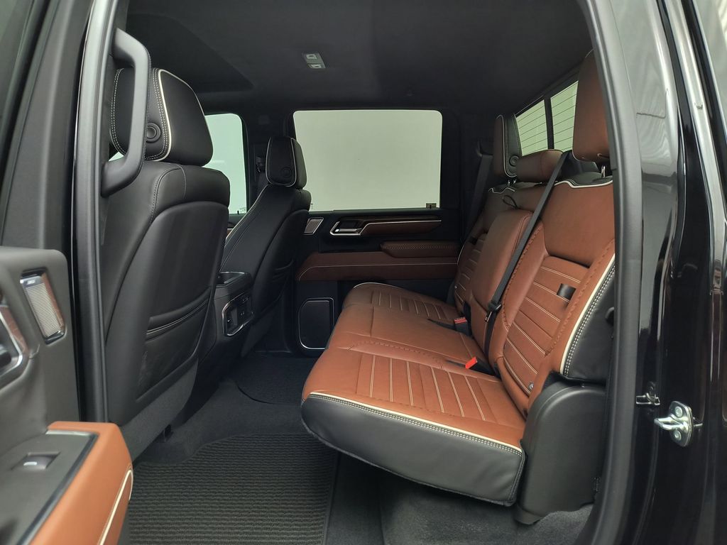 2025 GMC Sierra 3500HD Denali Ultimate - Photo 12