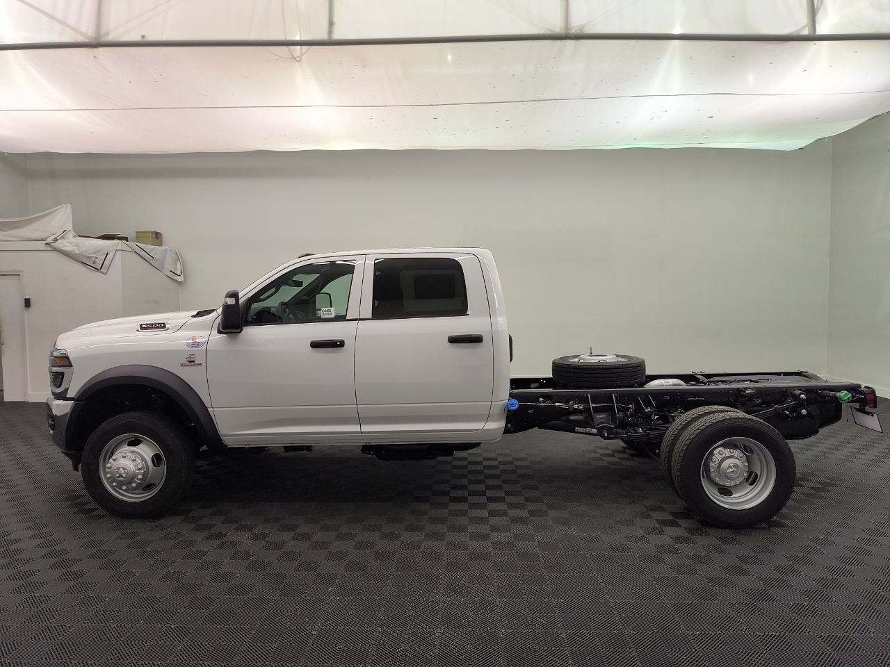New 2027 Ram 5500 Chassis Cab TRADESMAN CREW 4X4 60' CA Pickup