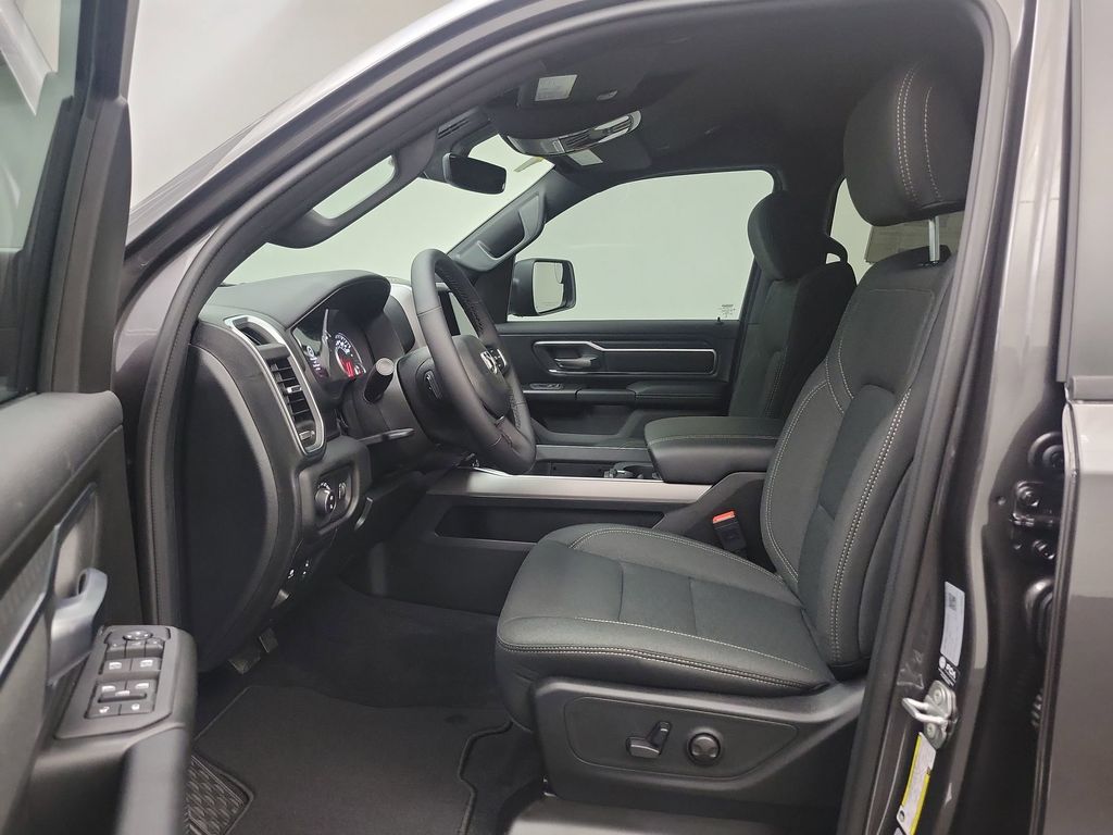 2026 Ram 1500 Big Horn photo 4