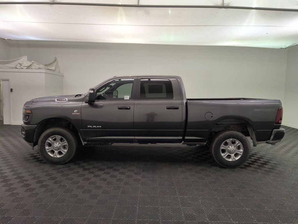 New 2025 Ram 2500 BIG HORN CREW CAB 4X4 6'4 BOX Pickup