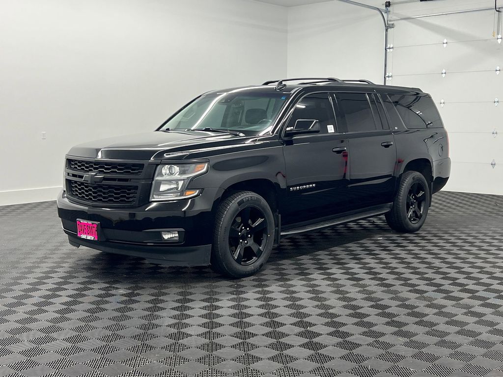 2019 Chevrolet Suburban LT's photo