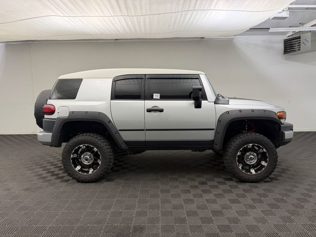 FJ Cruiser Base SUV