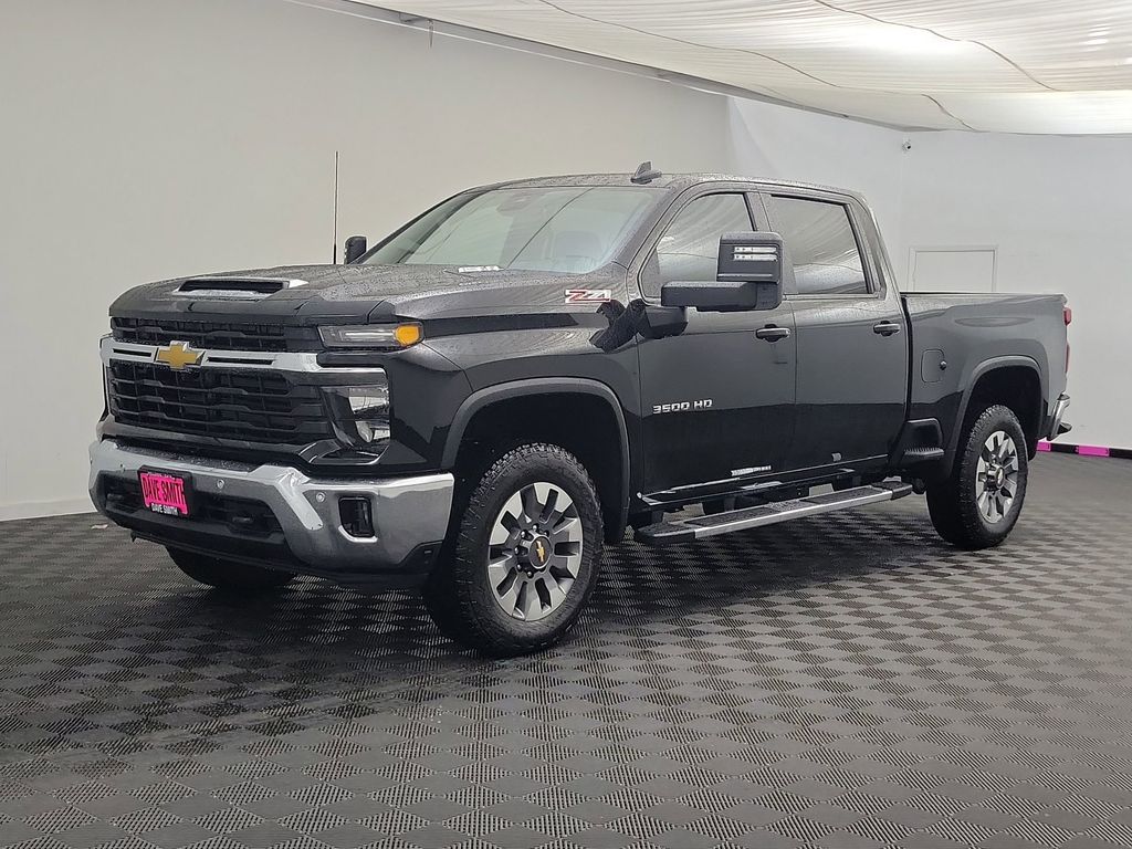 2026 Chevrolet Silverado 3500HD LT's photo