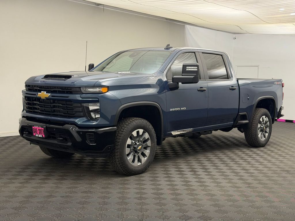 2026 Chevrolet Silverado HD Custom 4WD Crew Cab Standard Box's photo