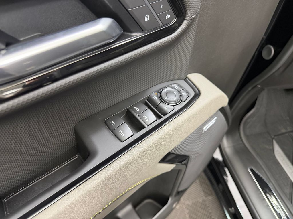 2026 Chevrolet Silverado 1500 ZR2 - Photo 11