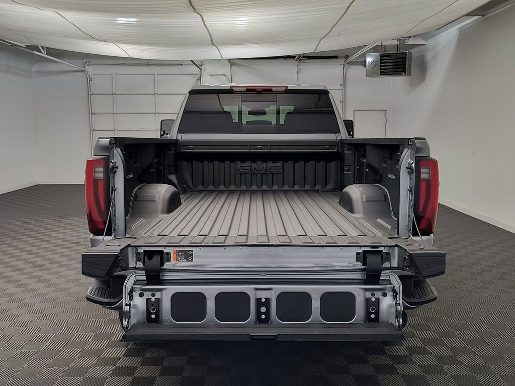 2026 GMC Sierra 3500HD Denali - Photo 17