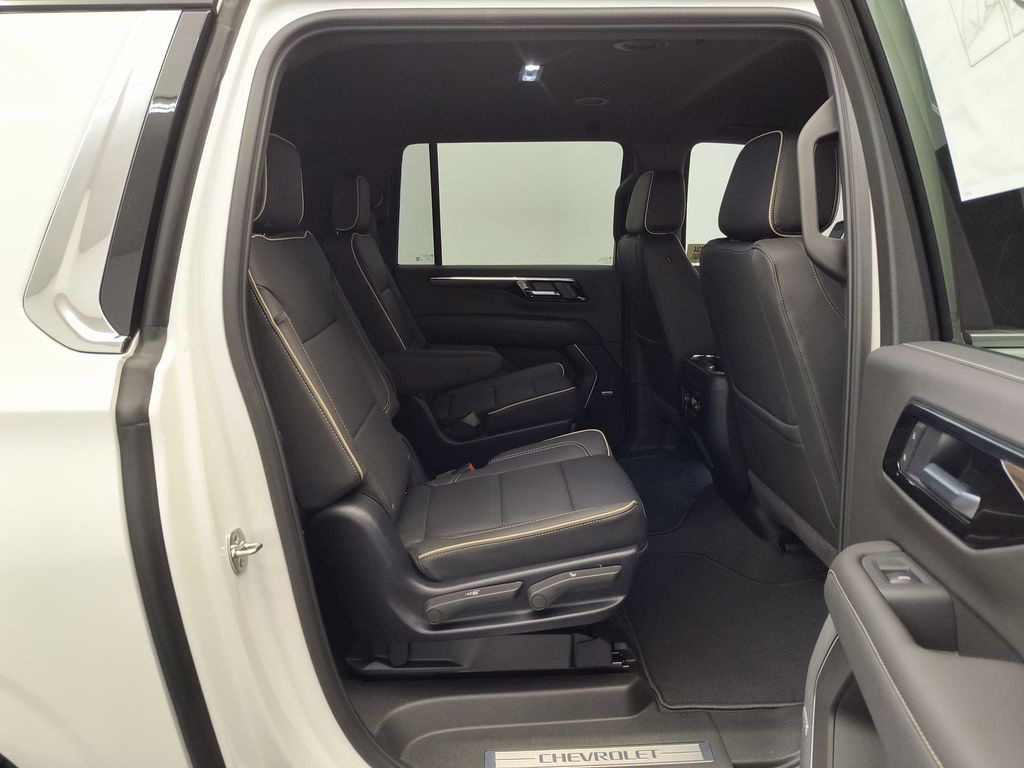 2025 Chevrolet Suburban Premier - Photo 28