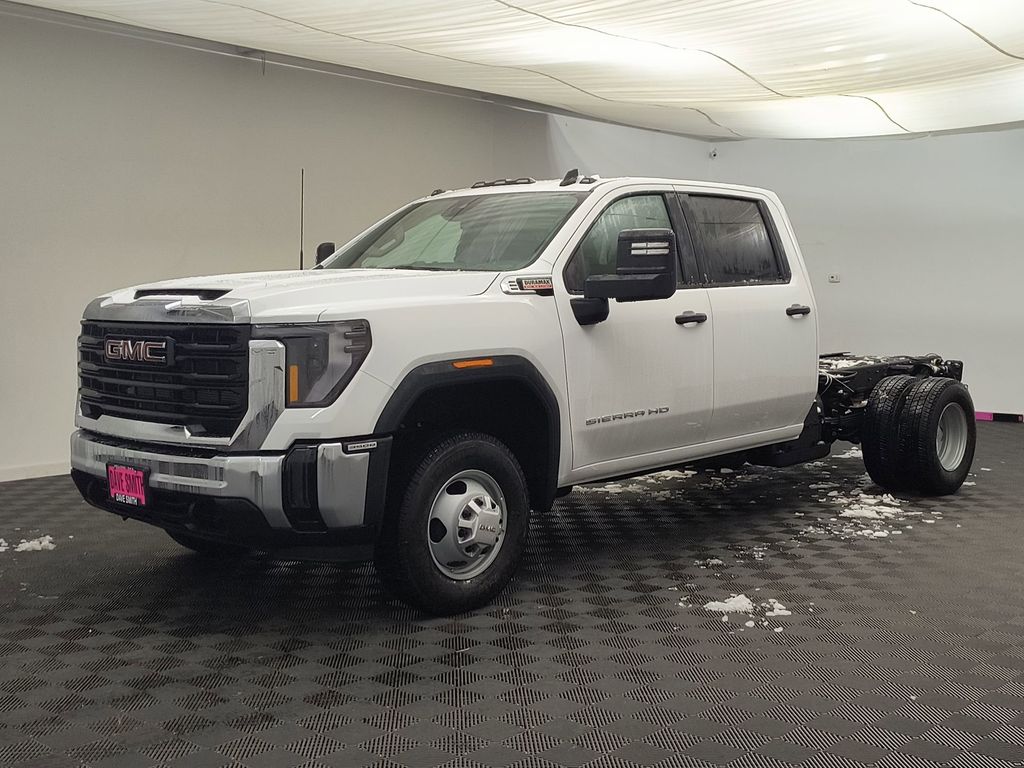 2026 GMC Sierra 3500 Chassis Cab Pro's photo