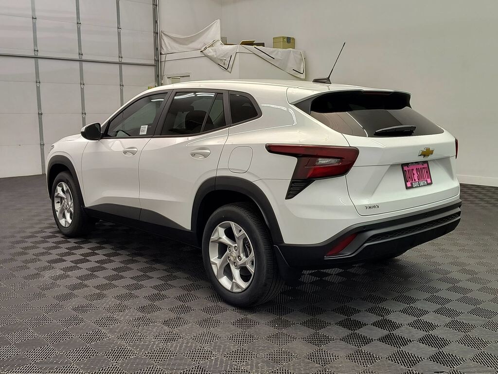 New 2026 Chevrolet Trax LS SUV