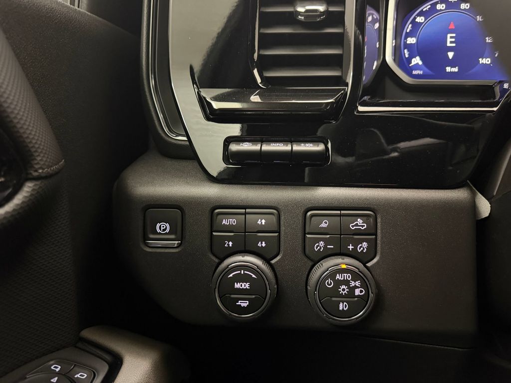 2026 Chevrolet Silverado 1500 ZR2 - Photo 19