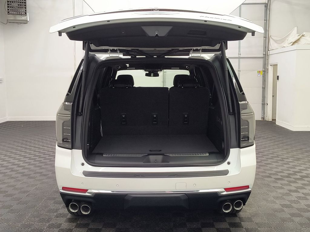 2025 Chevrolet Suburban Premier - Photo 19