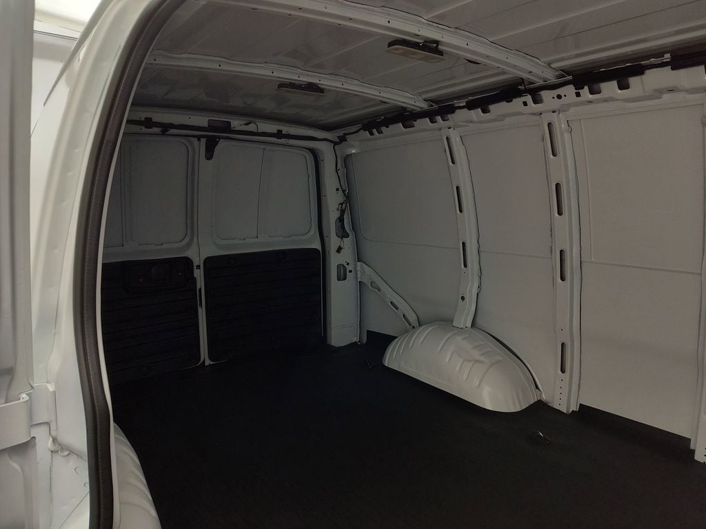2026 Chevrolet Express Cargo Work Van - Photo 22