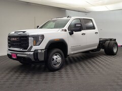 2026 GMC Sierra 3500 HD Chassis Cab Pro Truck