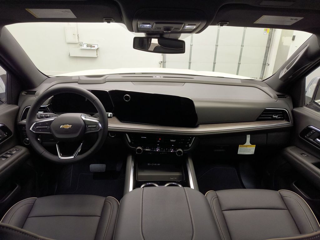 2025 Chevrolet Suburban Premier - Photo 14