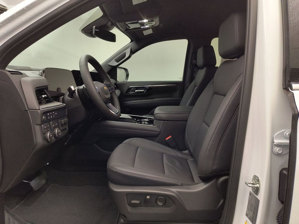 New 2026 Chevrolet Suburban LT SUV