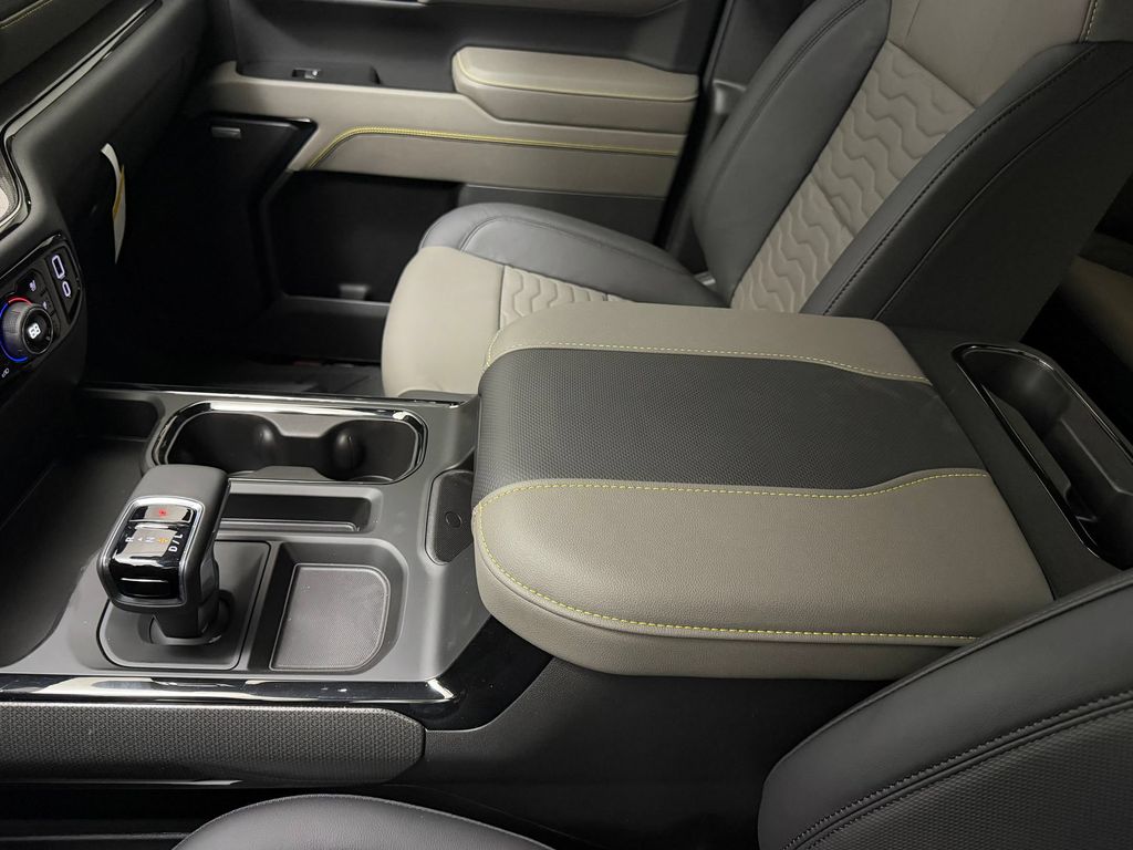 2026 Chevrolet Silverado 1500 ZR2 - Photo 18