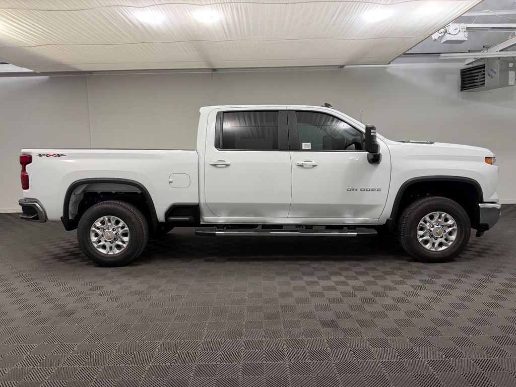 2026 Chevrolet Silverado 3500 HD LT - Photo 8