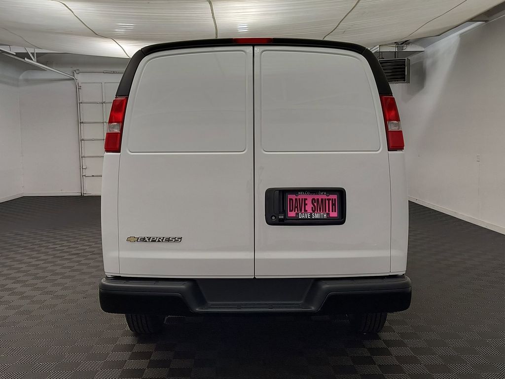 2026 Chevrolet Express Cargo Work Van - Photo 10