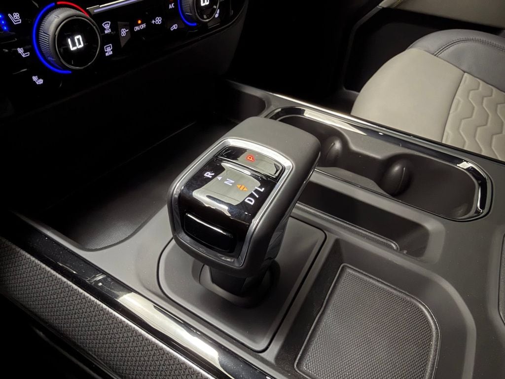 2026 Chevrolet Silverado 1500 ZR2 - Photo 13