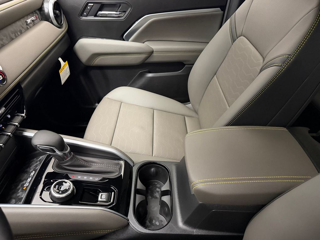 2026 Chevrolet Colorado ZR2 - Photo 31