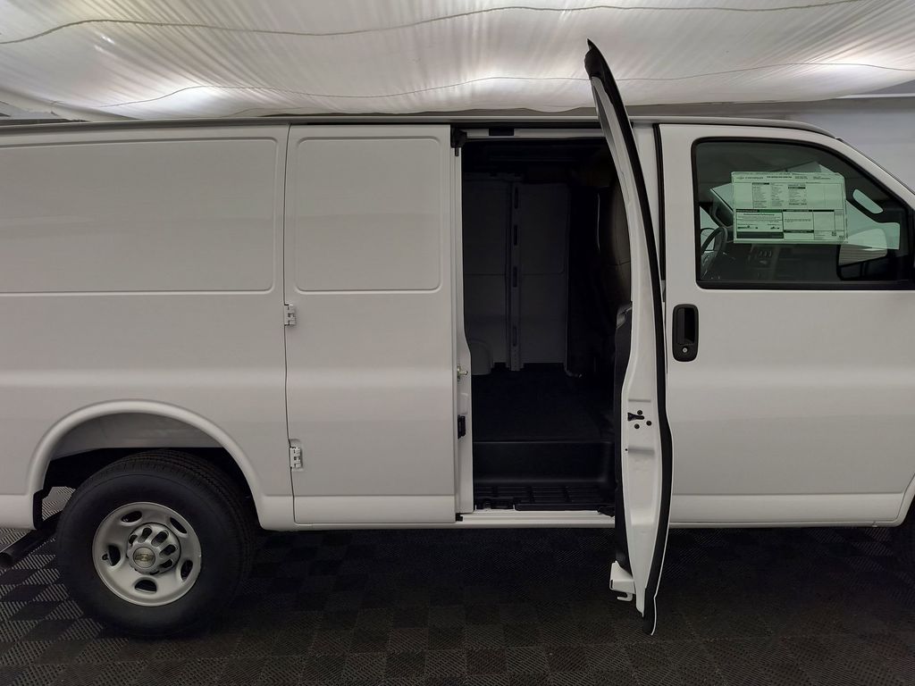 2026 Chevrolet Express Cargo Work Van - Photo 27