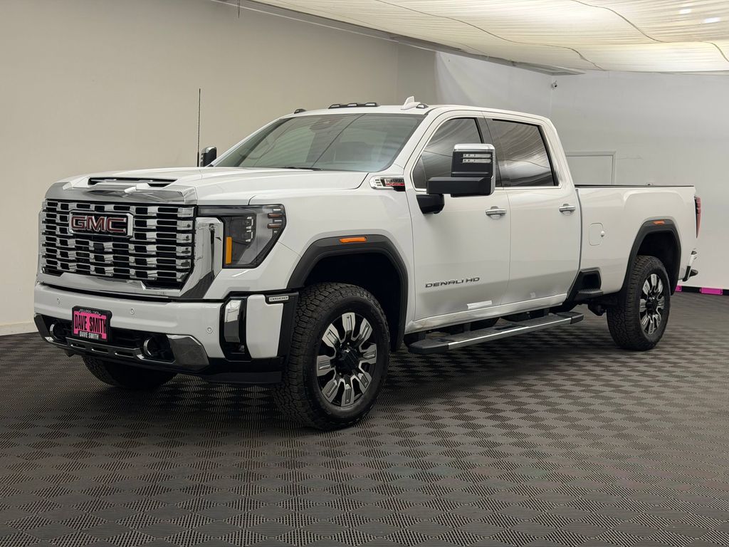 2026 GMC Sierra 4WD Crew Cab Standard Box Denali's photo