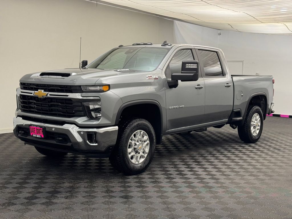 2026 Chevrolet Silverado HD LT 4WD Crew Cab Standard Box's photo