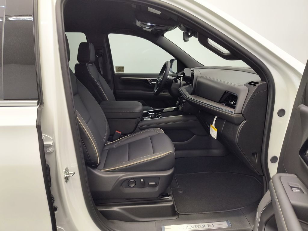2025 Chevrolet Suburban Premier - Photo 27