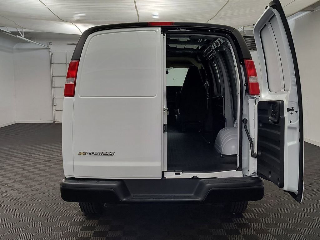 2026 Chevrolet Express Cargo Work Van - Photo 19