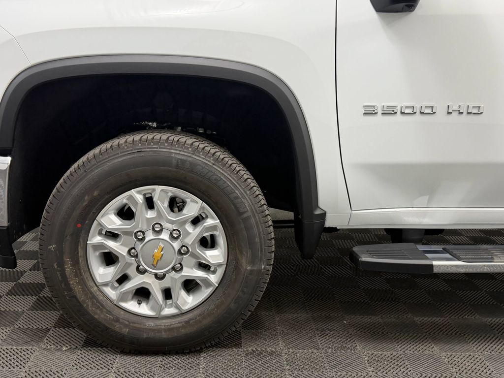 2026 Chevrolet Silverado 3500 HD LT - Photo 11