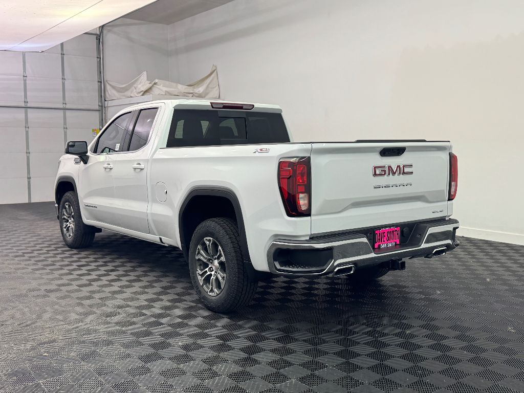 2026 Gmc Sierra 1500 SLE photo 3