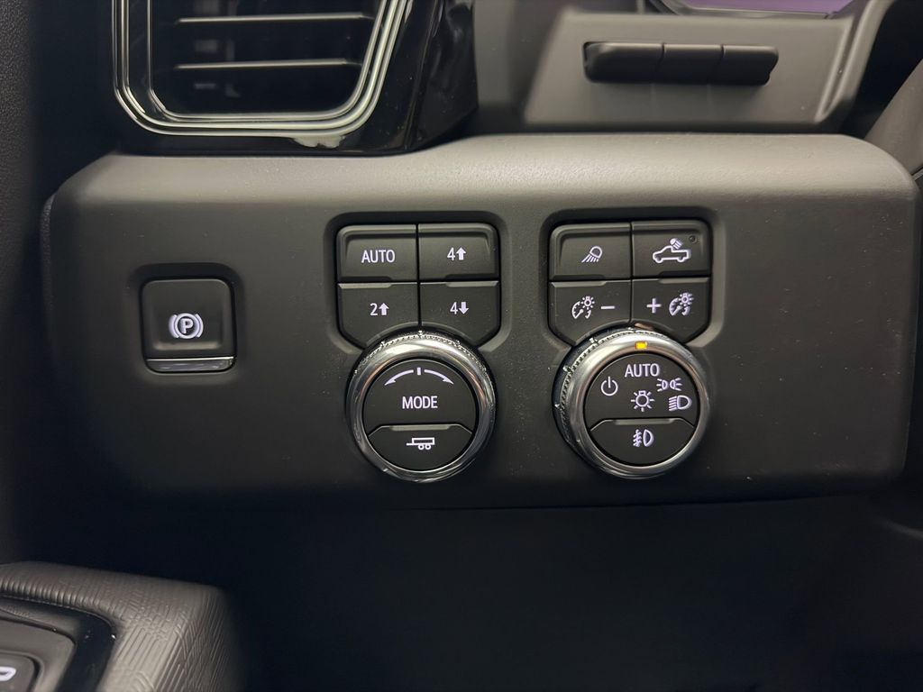 2026 GMC Sierra 1500 AT4X - Photo 18