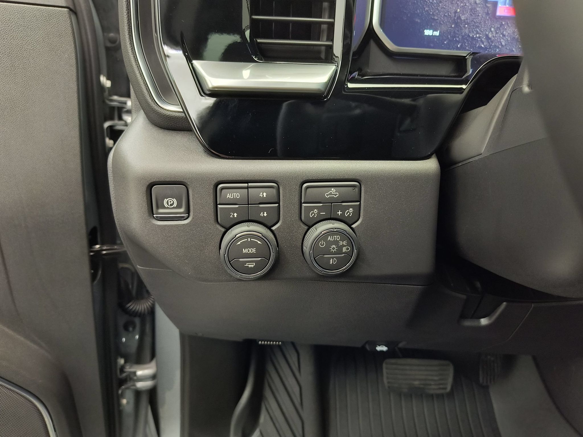 2026 Chevrolet Silverado 1500 LT Trail Boss - Photo 15