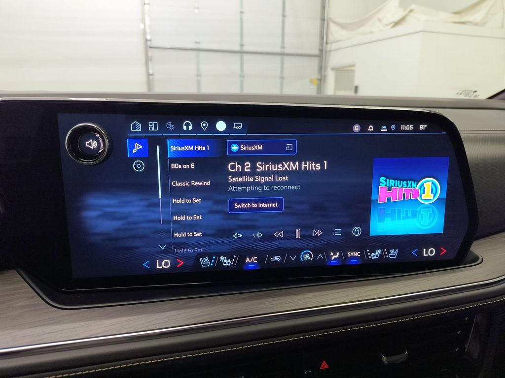 2025 Chevrolet Suburban Premier - Photo 22