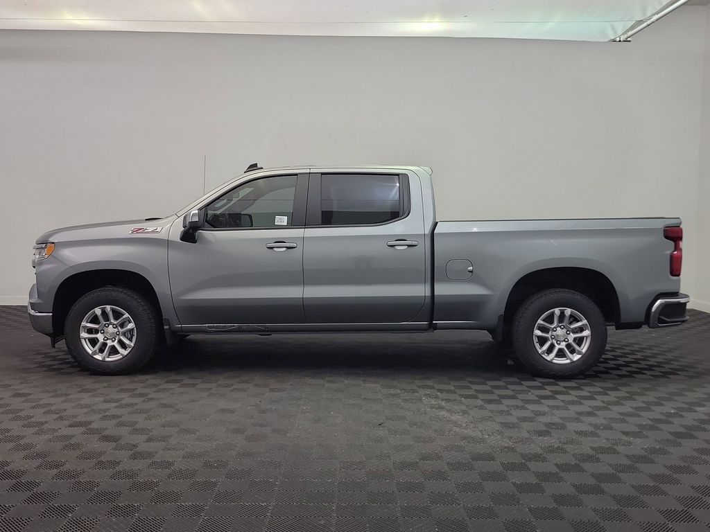 2026 Chevrolet Silverado 1500 LT photo 2