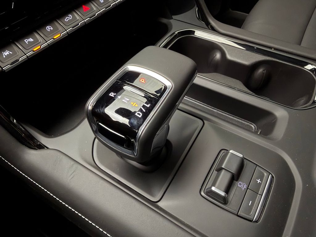 2026 GMC Sierra 1500 AT4X - Photo 17