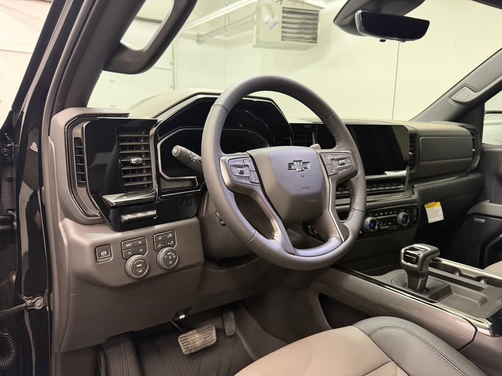 2026 Chevrolet Silverado 1500 ZR2 - Photo 4