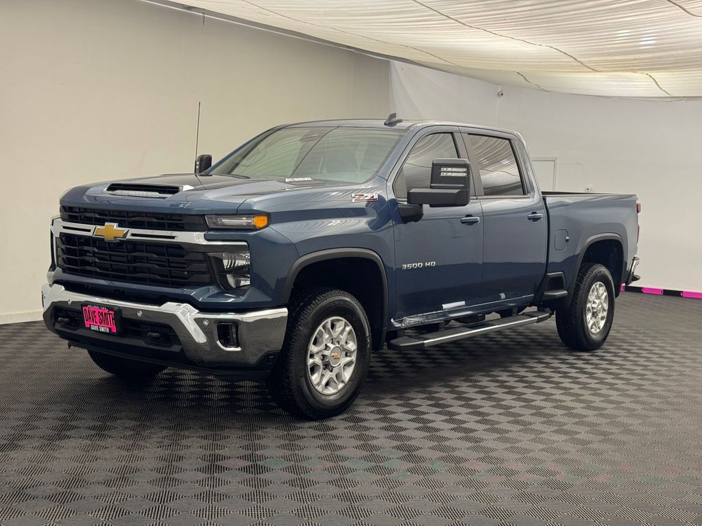 2026 Chevrolet Silverado HD LT 4WD Crew Cab Standard Box SRW's photo